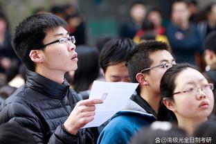 Rất nhiều người hâm mộ Trung Quốc chờ C ở sân bay! Có người hâm mộ trực tiếp ăn mừng trước mặt mọi người!